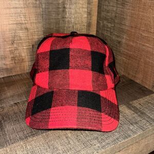GAP‎ Buffalo Plaid Cap- OS